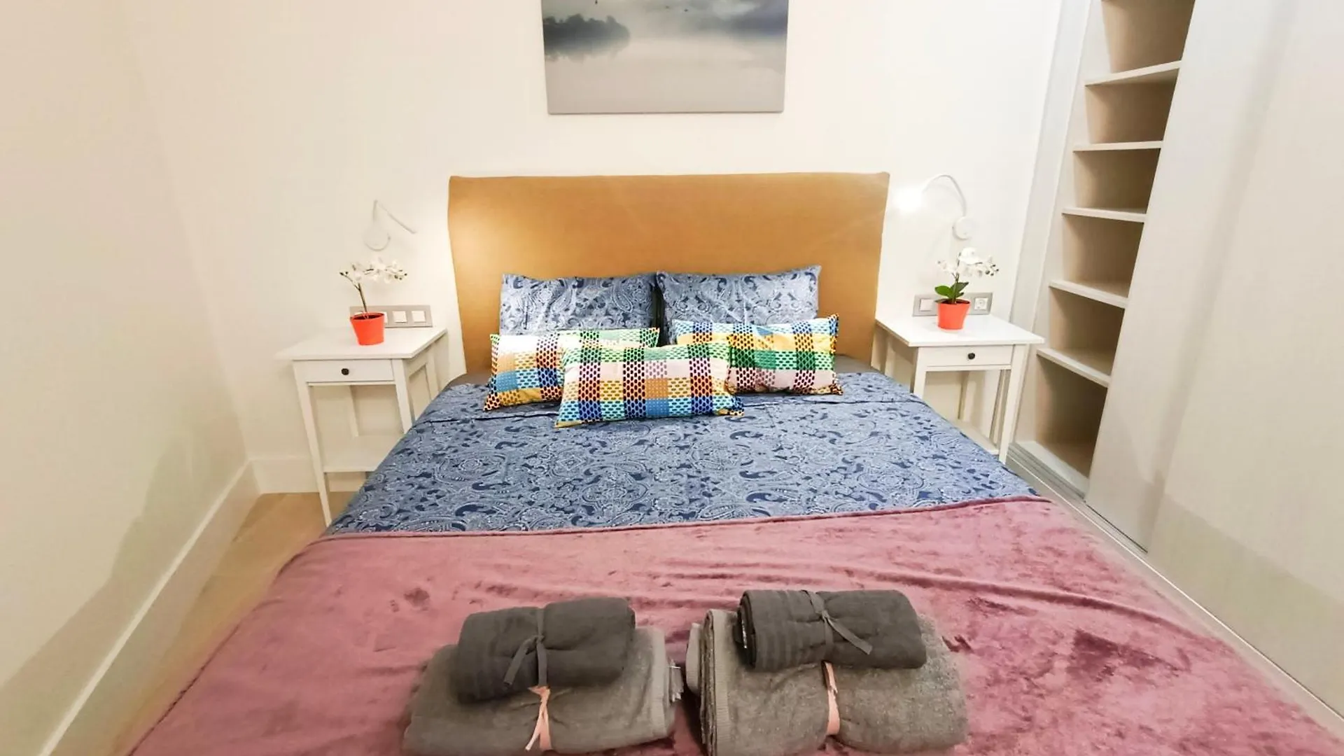 Bcn Private Rooms - Ronda Universidad Barcelona 0*,  Spain